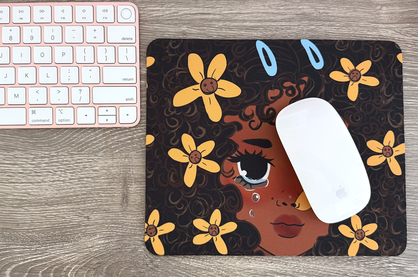 Las Flores lloran "flowers cry" Desk Pad / Mouse Mat